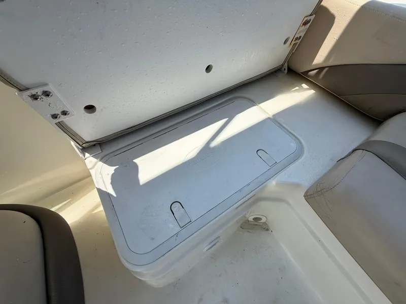 Slide: The Image of NauticStar 203DC Sport Deck 2014 - 50