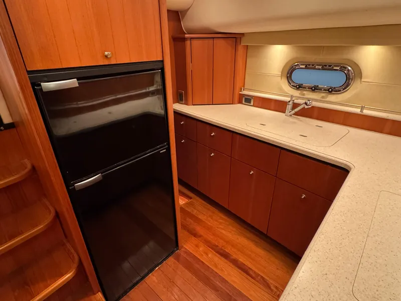 Slide: The Image of Tiara 4300 Sovran 2006 - 16