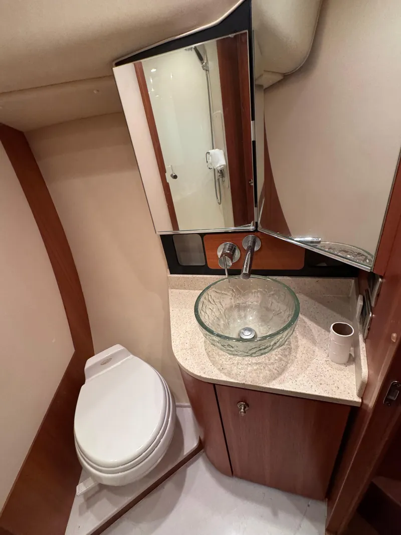 Slide: The Image of Tiara 4300 Sovran 2006 - 20