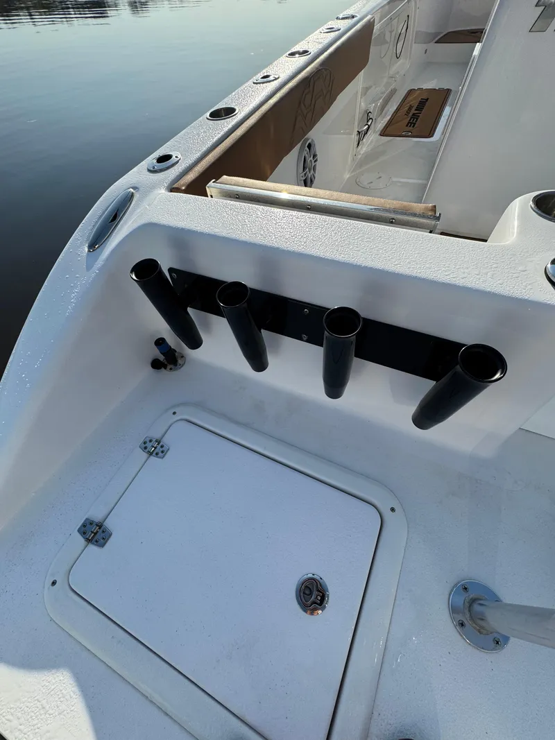 Slide: The Image of Twin Vee 280 GFX CC 2023 - 50