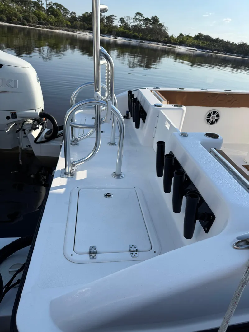 Slide: The Image of Twin Vee 280 GFX CC 2023 - 51