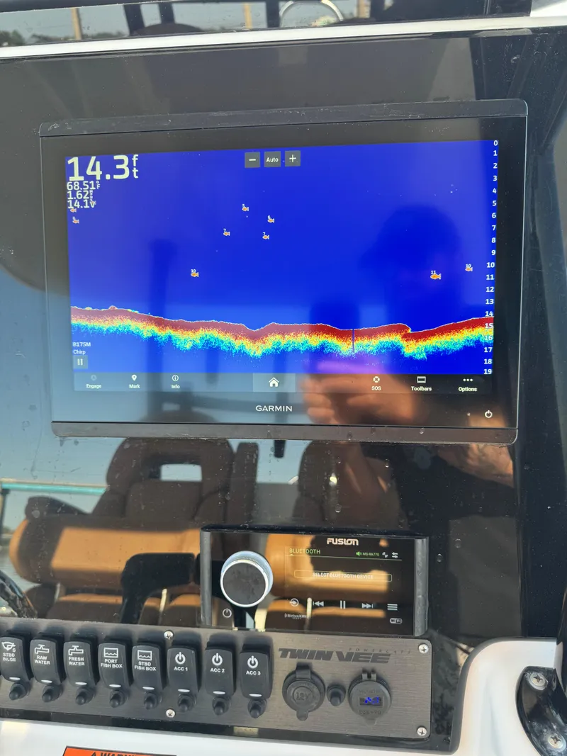 Slide: The Image of Twin Vee 280 GFX CC 2023 - 58