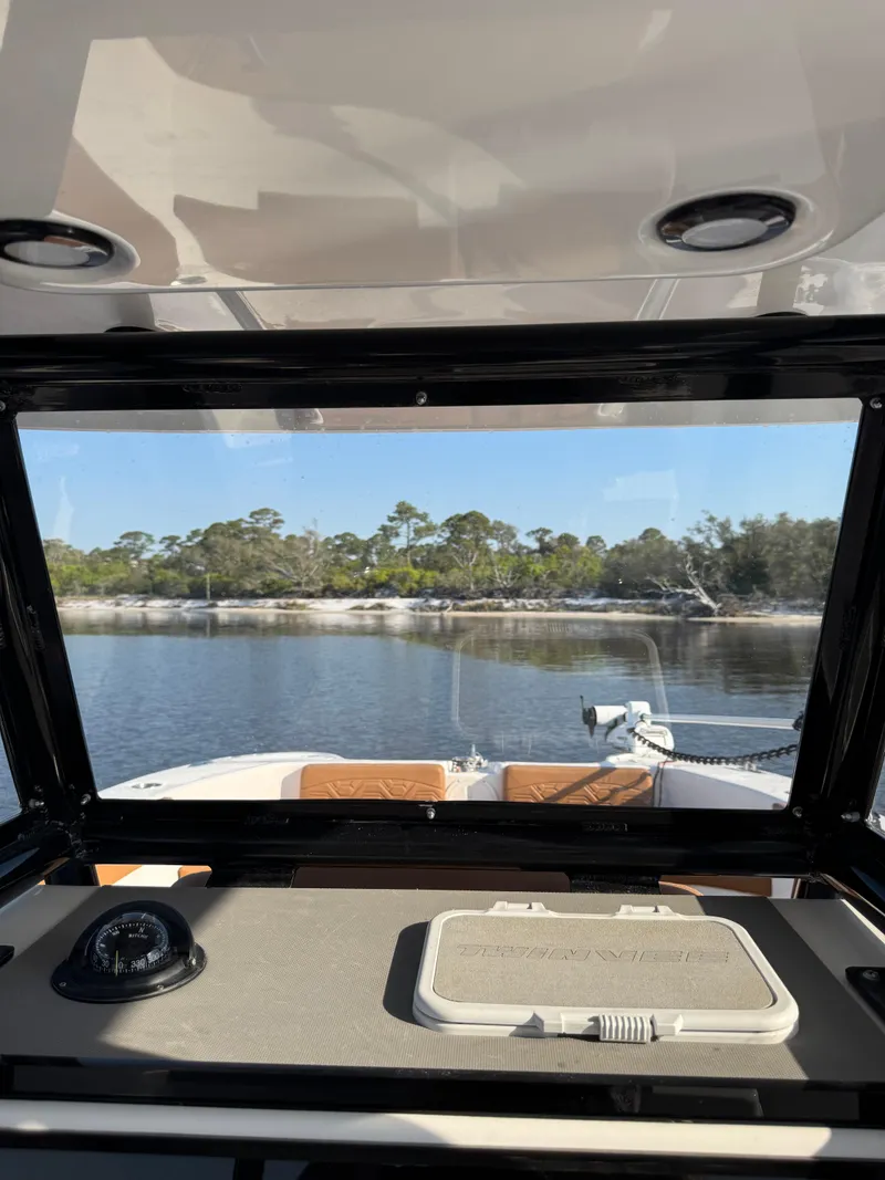 Slide: The Image of Twin Vee 280 GFX CC 2023 - 62