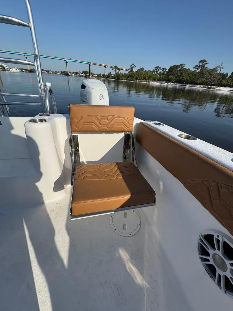 Slide: The Image of Twin Vee 280 GFX CC 2023 - 71