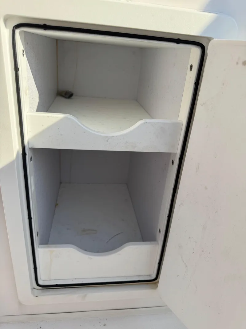 Slide: The Image of Twin Vee 280 GFX CC 2023 - 76