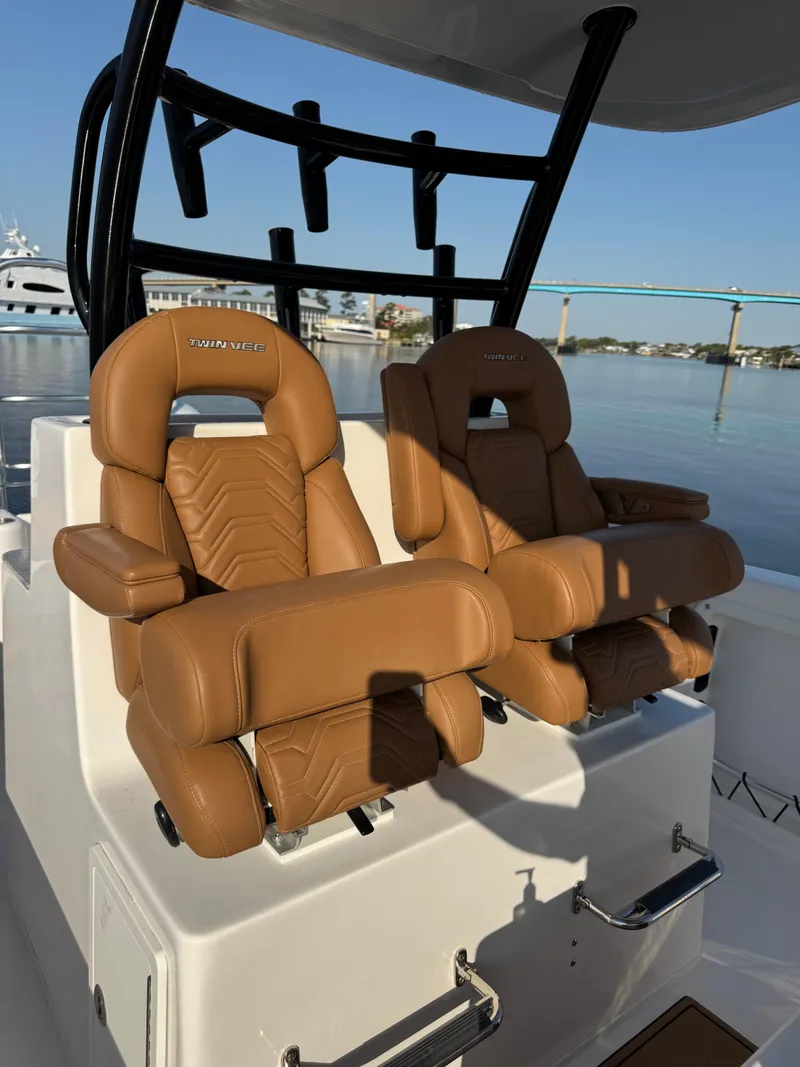 Slide: The Image of Twin Vee 280 GFX CC 2023 - 79