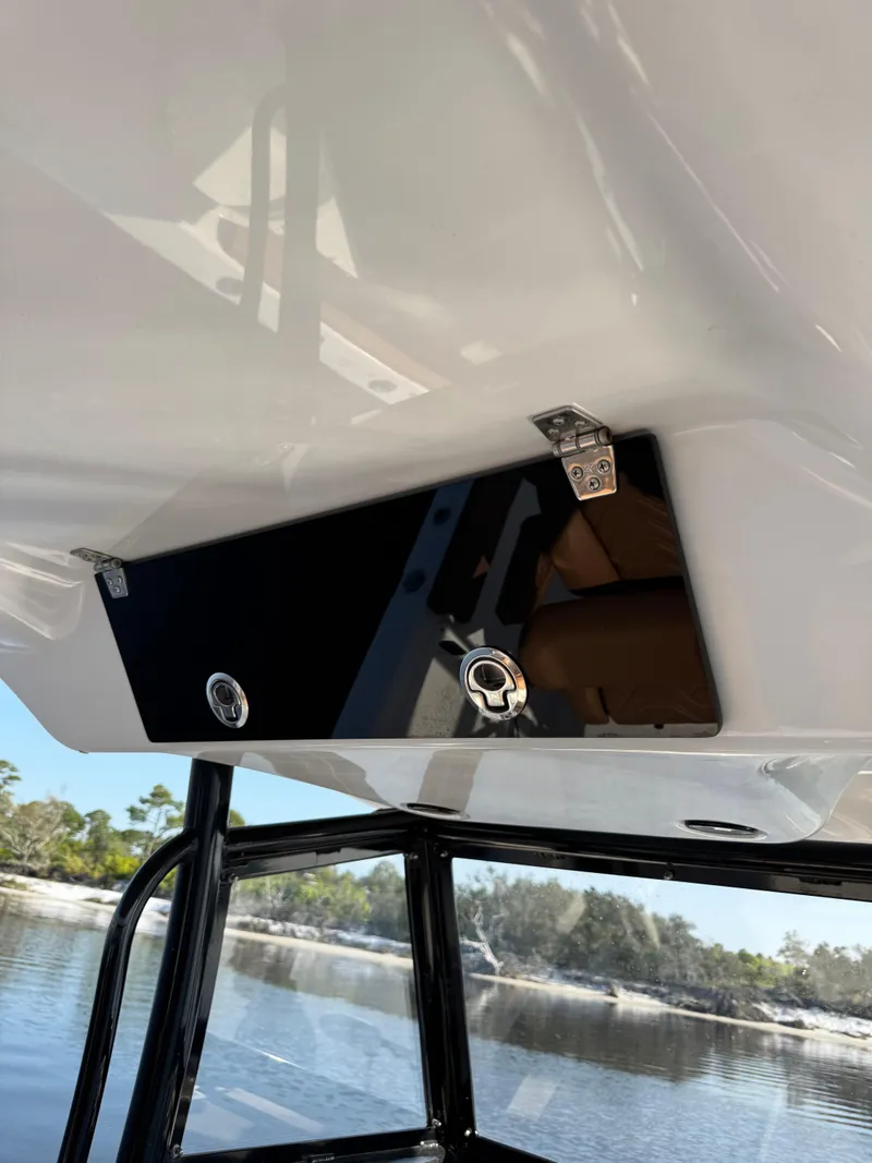 Slide: The Image of Twin Vee 280 GFX CC 2023 - 82