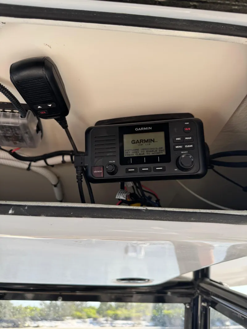 Slide: The Image of Twin Vee 280 GFX CC 2023 - 83