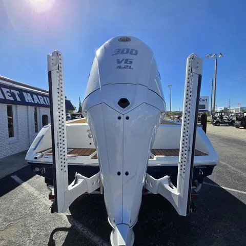 Slide: The Image of Pathfinder 2400 Open 2025 - 12