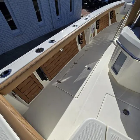 Slide: The Image of Pathfinder 2400 Open 2025 - 25