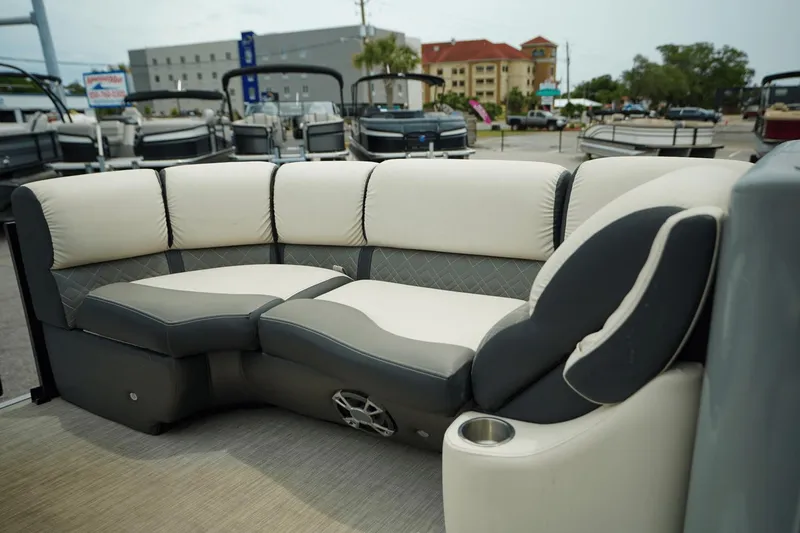 Slide: The Image of Veranda 22 VP RF 2019 - 26