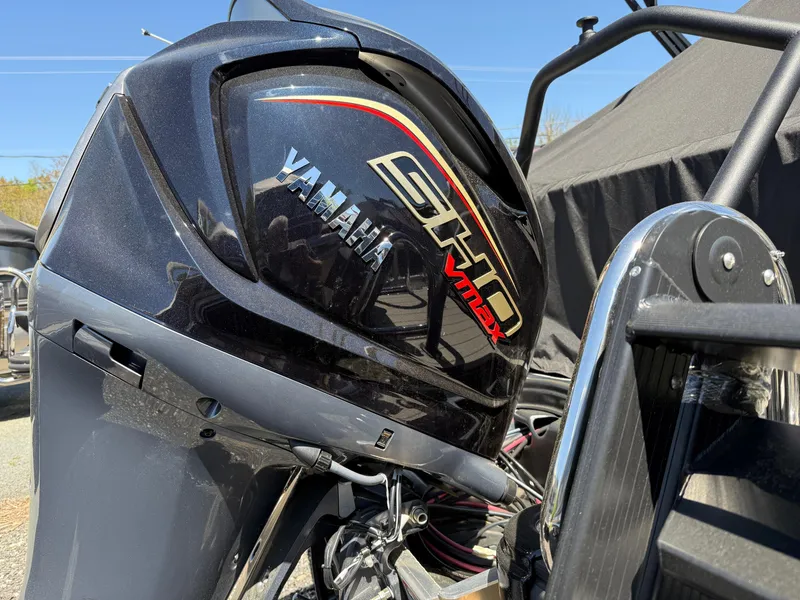 Slide: The Image of 2025 Sylvan L-3 CLZ with Yamaha SHO VMAX outboard motor, close-up view. - 6