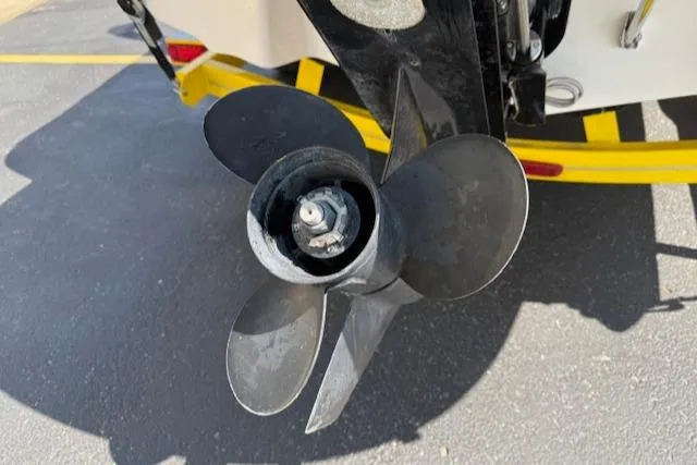 Slide: The Image of Propeller of a 2008 Monterey 194FS boat on a sunny day. - 37