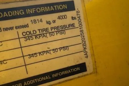 Slide: The Image of Loading information label for 2008 Monterey 194FS, showing cold tire pressure at 345 KPA (50 PSI). - 41