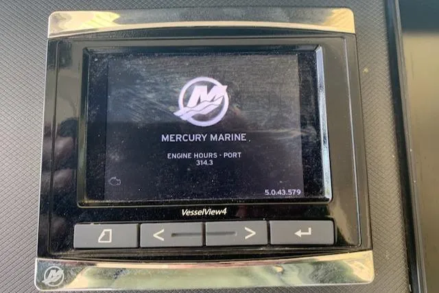 Slide: The Image of Mercury Marine VesselView4 display showing engine hours on a 2017 Monterey 378 SE. - 20