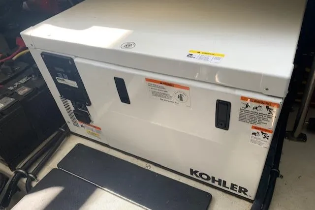 Slide: The Image of Kohler generator in a 2017 Monterey 378 SE boat engine compartment. - 42
