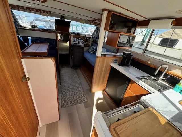 Slide: The Image of Tollycraft 30 Sport 1988 - 14