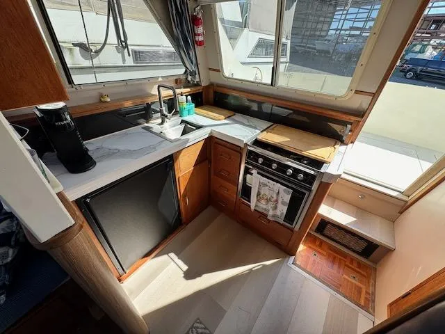 Slide: The Image of Tollycraft 30 Sport 1988 - 16