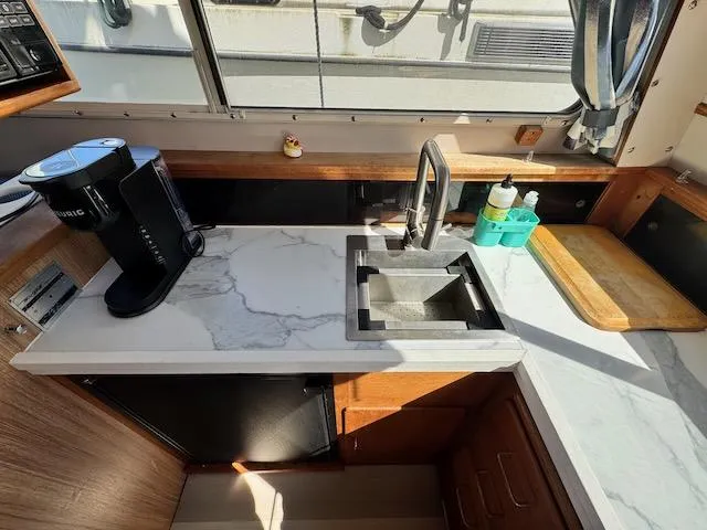 Slide: The Image of Tollycraft 30 Sport 1988 - 21