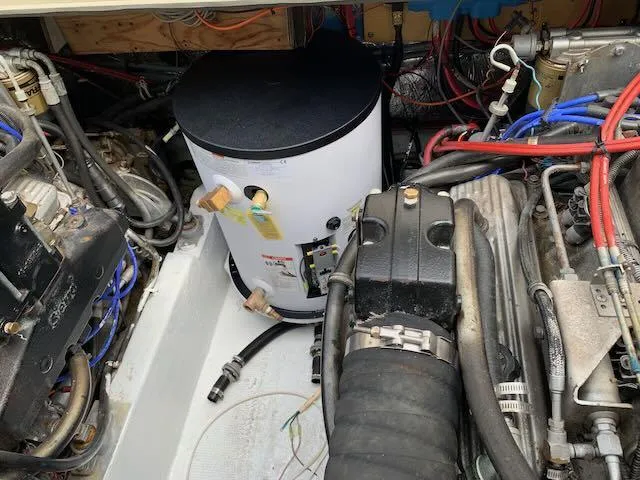 Slide: The Image of Tollycraft 30 Sport 1988 - 35