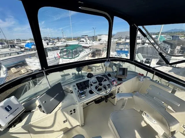 Slide: The Image of Tollycraft 30 Sport 1988 - 5