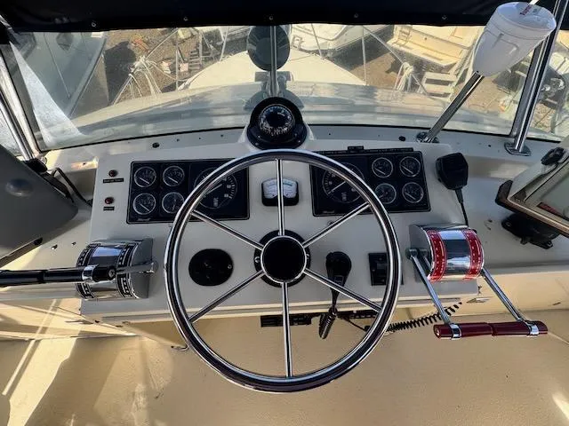 Slide: The Image of Tollycraft 30 Sport 1988 - 7