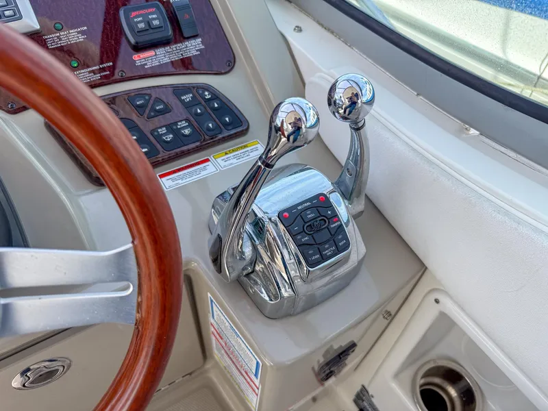 Slide: The Image of Sea Ray 330 Sundancer 2010 - 20