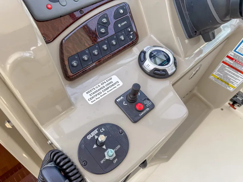 Slide: The Image of Sea Ray 330 Sundancer 2010 - 25