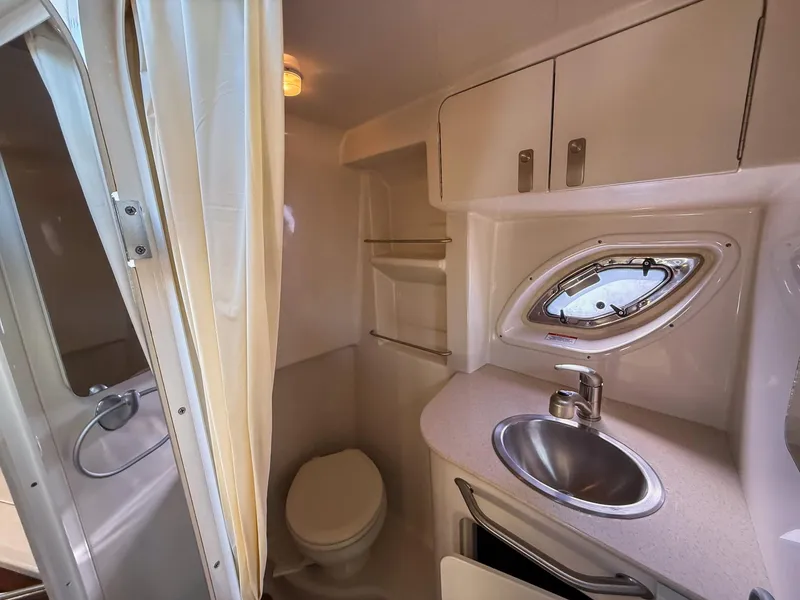 Slide: The Image of Sea Ray 330 Sundancer 2010 - 30