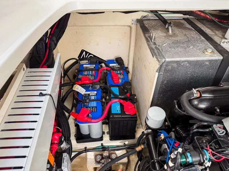 Slide: The Image of Sea Ray 330 Sundancer 2010 - 39