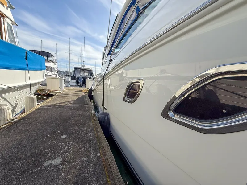 Slide: The Image of Sea Ray 330 Sundancer 2010 - 8