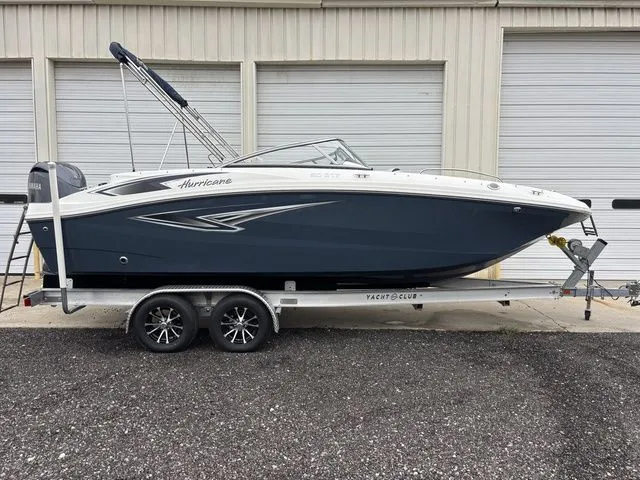 The Image of Hurricane SunDeck 217 OB 2025 - 1