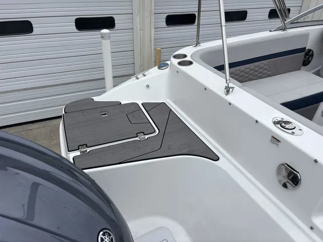 Slide: The Image of Hurricane SunDeck 217 OB 2025 - 14