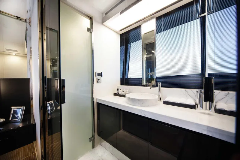 Slide: The Image of Riva 76' Bahamas Super 2025 - 25