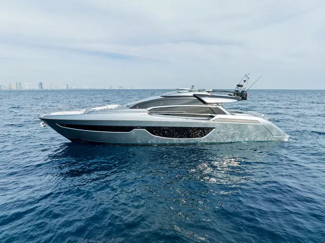 Slide: The Image of Riva 76' Bahamas Super 2025 - 35