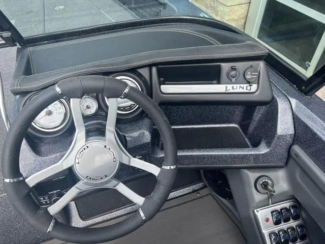 Slide: The Image of Lund 219 Pro-V GL Sport 2024 - 10