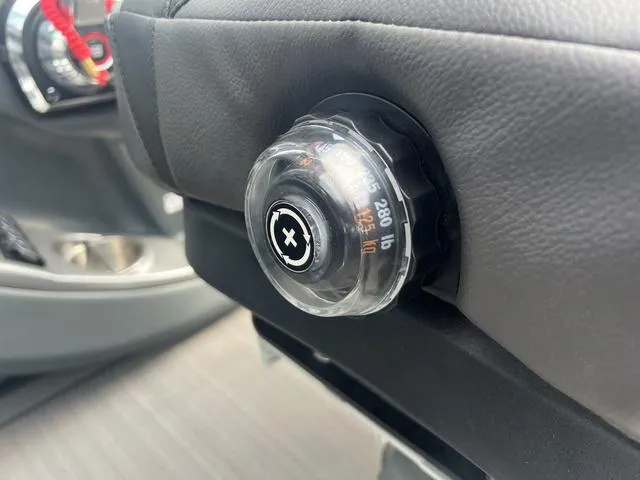 Slide: The Image of Lund 219 Pro-V GL Sport 2024 - 14