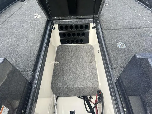 Slide: The Image of Lund 219 Pro-V GL Sport 2024 - 20