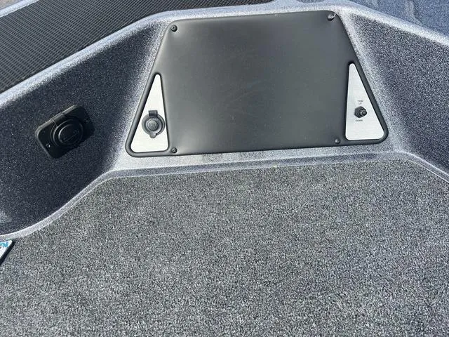 Slide: The Image of Lund 219 Pro-V GL Sport 2024 - 30