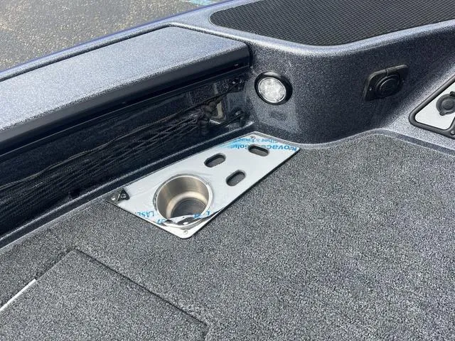 Slide: The Image of Lund 219 Pro-V GL Sport 2024 - 31