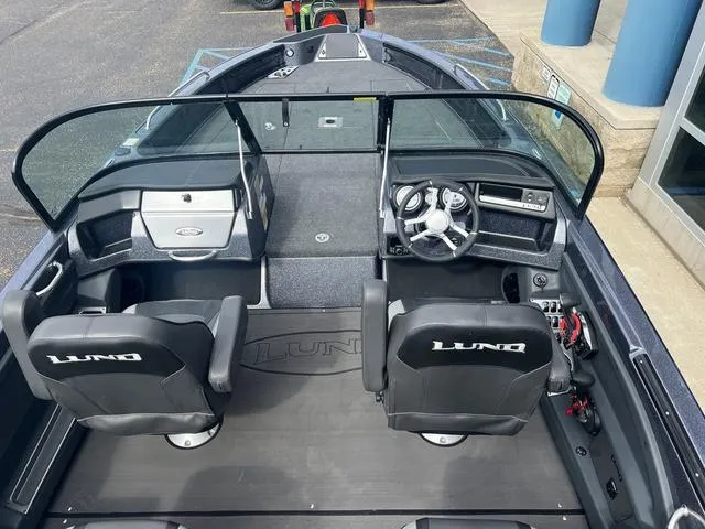 Slide: The Image of Lund 219 Pro-V GL Sport 2024 - 9