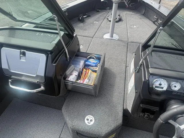 Slide: The Image of Lund 2075 Pro-V Sport 2025 - 13