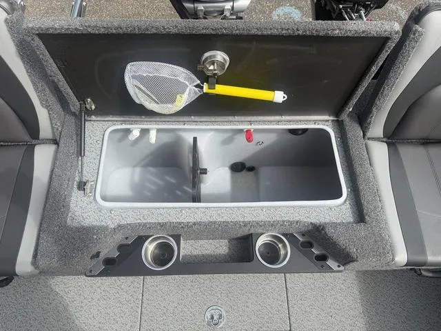 Slide: The Image of Lund 2075 Pro-V Sport 2025 - 18