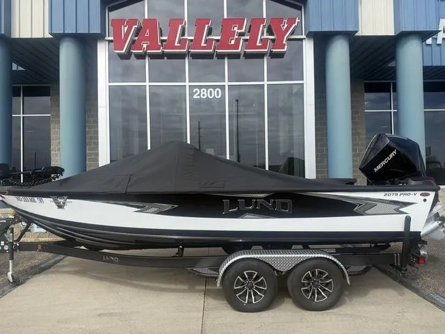 Slide: The Image of Lund 2075 Pro-V Sport 2025 - 5