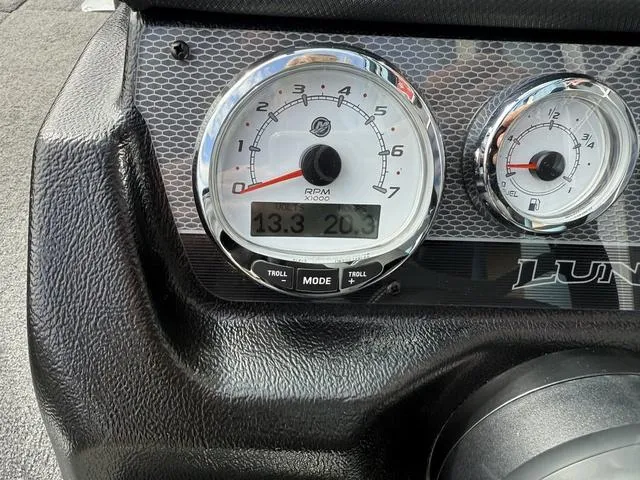 Slide: The Image of Lund 2075 Pro-V Sport 2025 - 8