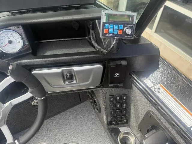 Slide: The Image of Lund 2075 Pro-V Sport 2025 - 9