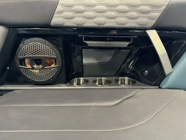 Slide: The Image of MasterCraft XT24 2025 - 17