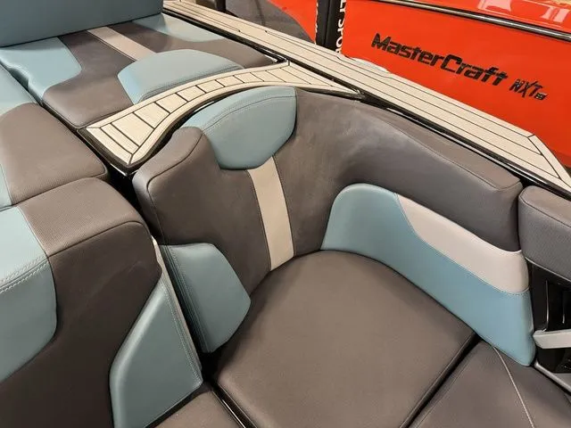 Slide: The Image of MasterCraft XT24 2025 - 18