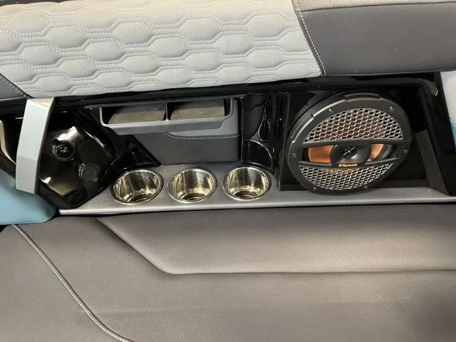 Slide: The Image of MasterCraft XT24 2025 - 24