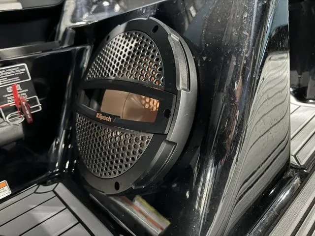 Slide: The Image of MasterCraft XT24 2025 - 37